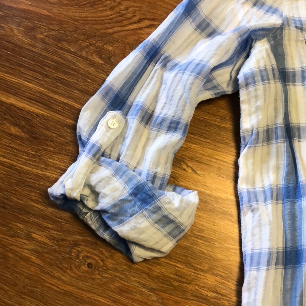 Lightweight cotton Old Navy buttonup- like new! - Picture 2 of 2